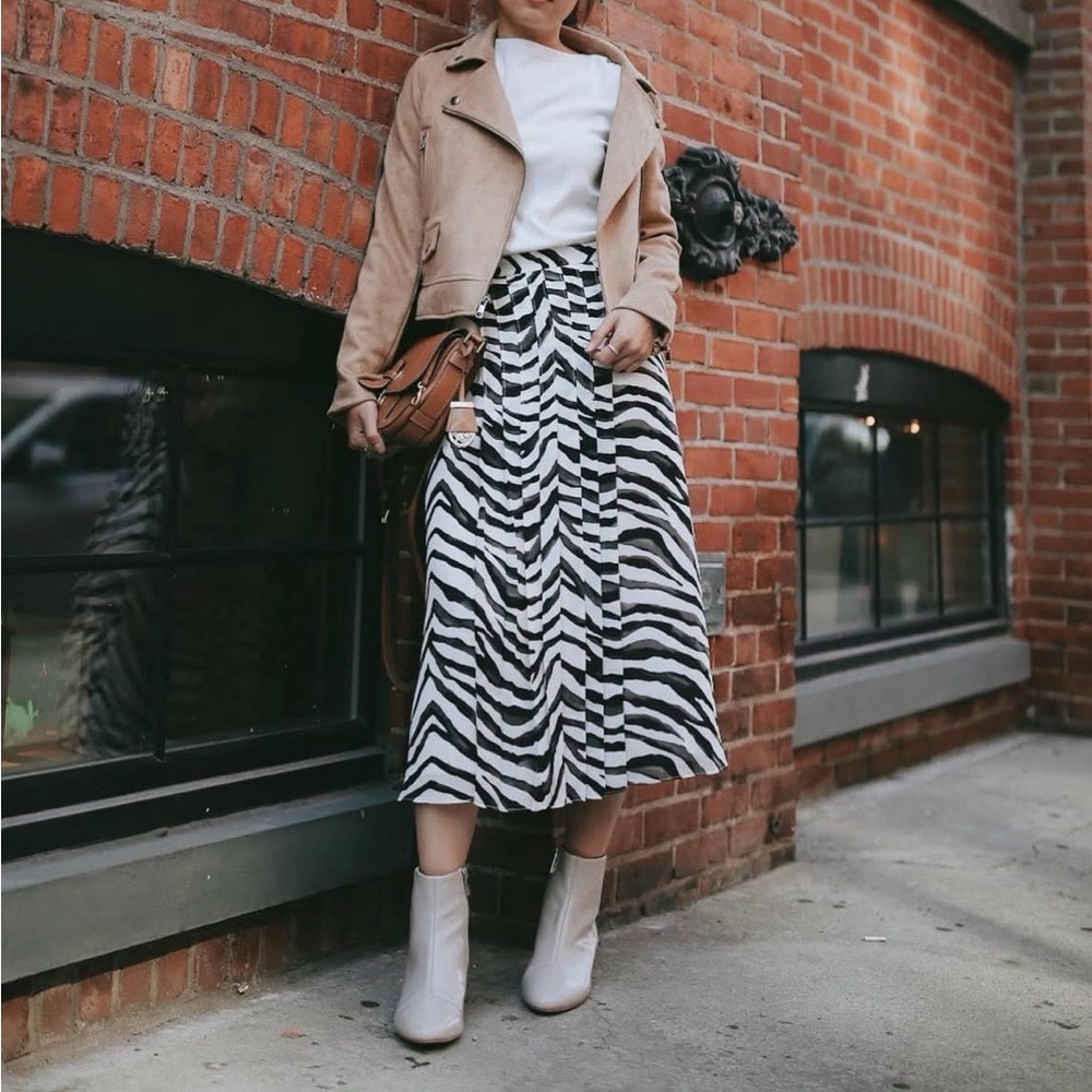 Banana Republic Black and White Zebra Midi Skirt